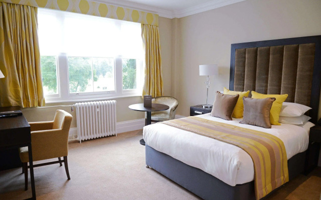 Oatlands Park Hotel