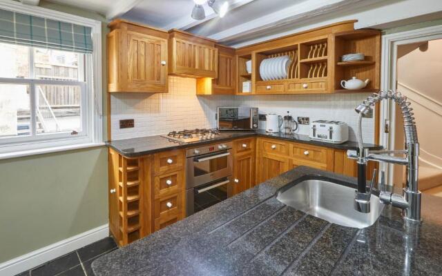 Host Stay Henderson House