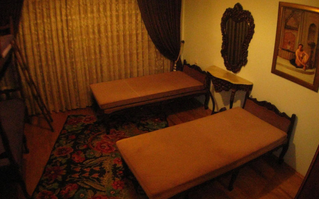 Chambers Of The Boheme - Hostel