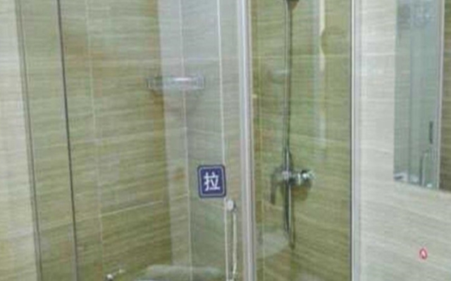 7 Days Inn Huanggang Luotianhe East Street Dabieshan Yexiao Plaza Branch