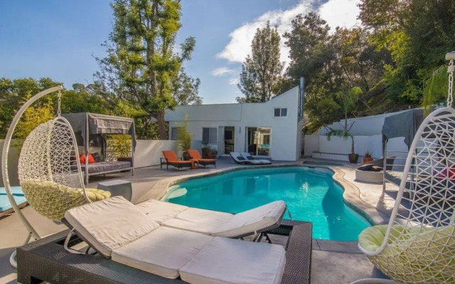 1040 - Beverly Hills Modern Estate - RUD 113272