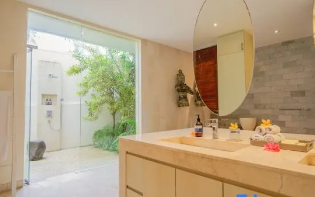 OMEKAI Cemagi by Nakula