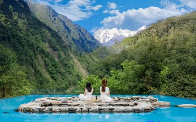 Hailuogou Tongtang·Secret Garden Holiday Villa·Snow Mountain Holiday Villa