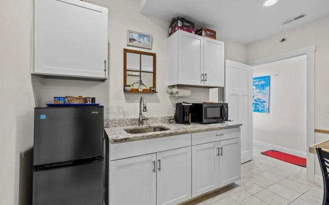 Mi Faro 1 Bedroom Duplex by RedAwning