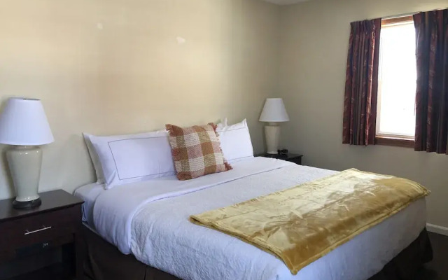 The Central Downtown Inn & Suites