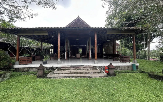 Carla Garden Villa