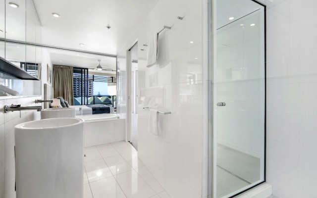 Oracle Resort Luxe Private 2 Bed - Tower 1 – Bathroom – Gold Coast