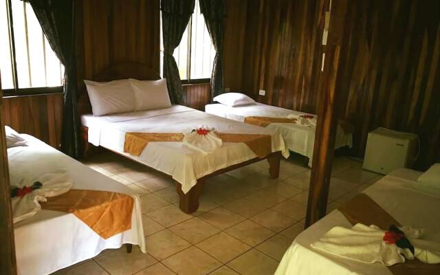 Manuel Antonio Hostel Resort