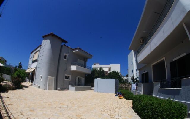 Tiku's Apartments