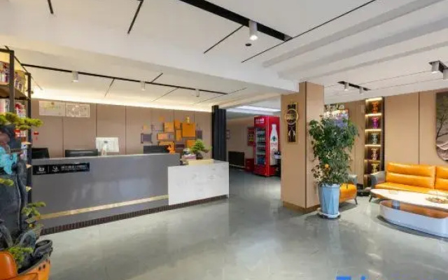 IU Hotel (Zhangye City Center Bell and Drum Tower)