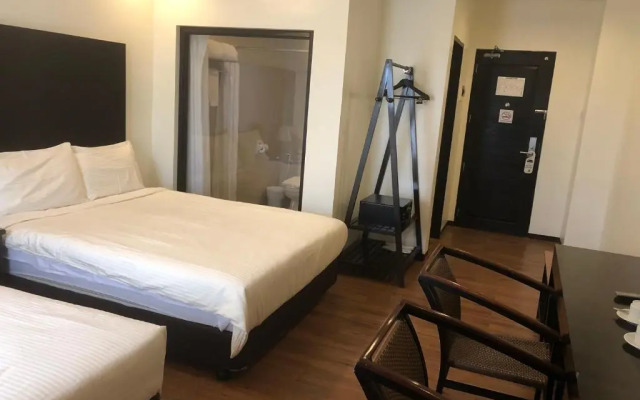 Piña Suites