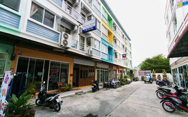 ZEN Rooms Patong Nanai 8