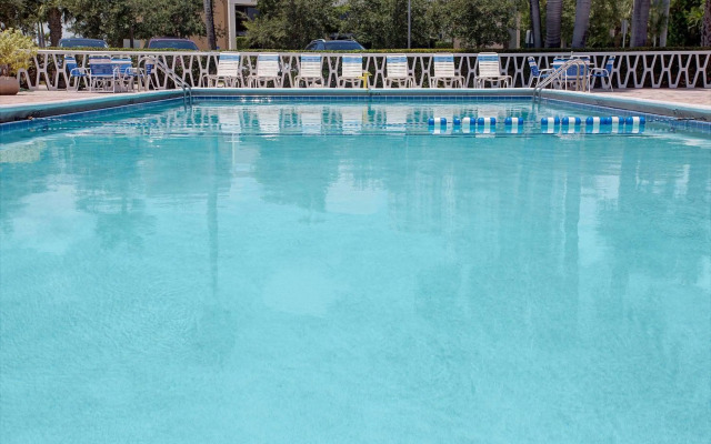 Knights Inn Hallandale