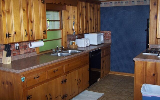 Cabin Creekwood