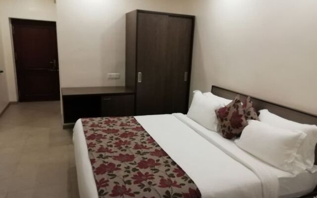 Hotel Ashish International