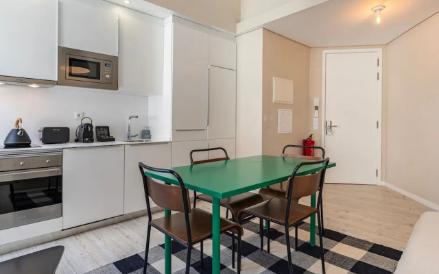 Carmo 43 by LovelyStay