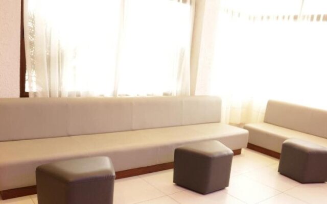 Coconut Grove Sakumono Hotel