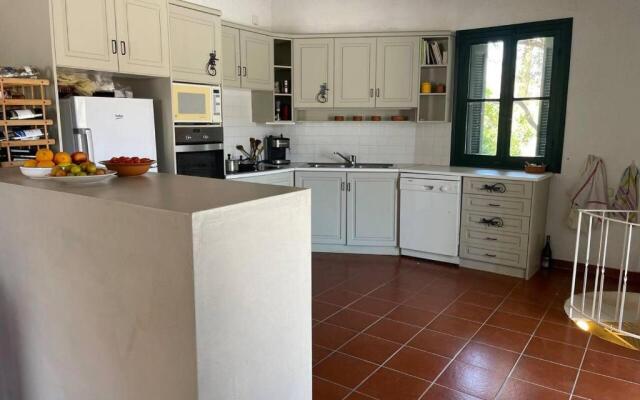 Charming two Bedroom Fisherman's House on Kea