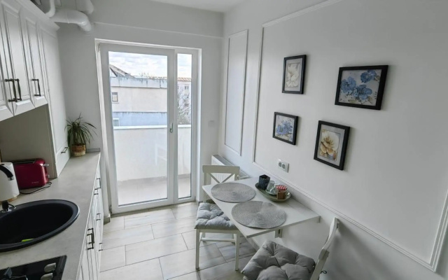 Apartament 1 Mai bloc nou-Self check-in plata cash