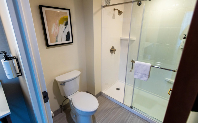 Crowne Plaza Cleveland at Playhouse Square by IHG