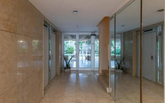 Four Seasons Sea View Apartment