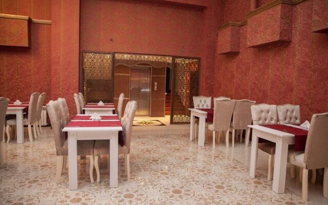 Golden Shine Hotel