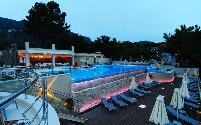 Akrotiri Beach Resort Hotel