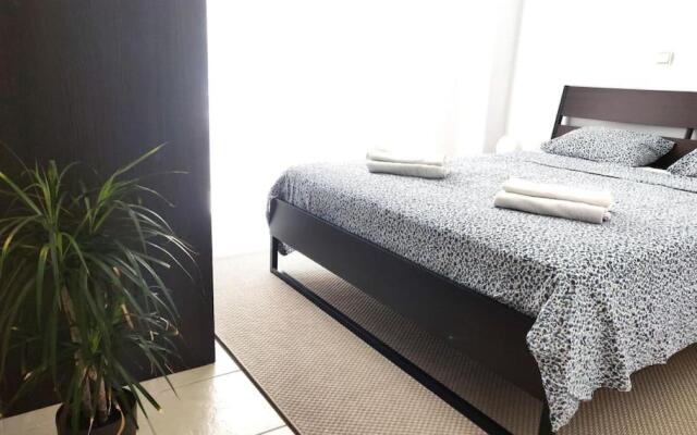 Fully equipped 2-bedroom flat unique view all year