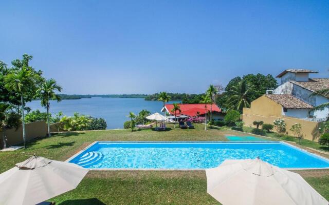 Kalla Bongo Lake Resort