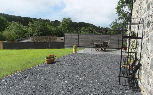 Y Bwythyn at Henfaes