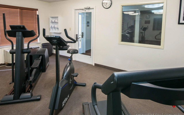 Clarion Inn & Suites DFW North