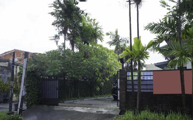 OYO Life 2905 Kost Semampir Tengah