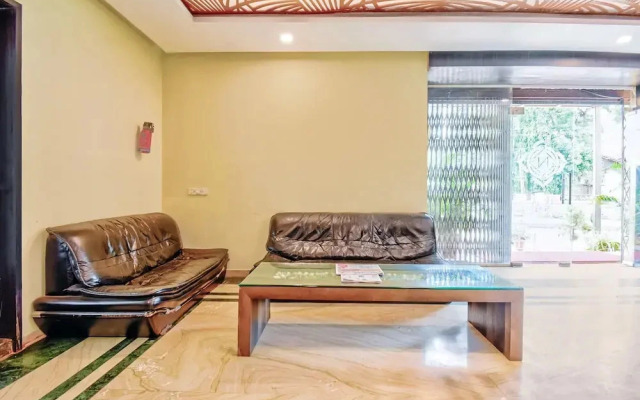 Nakshatra Comforts by OYO Rooms
