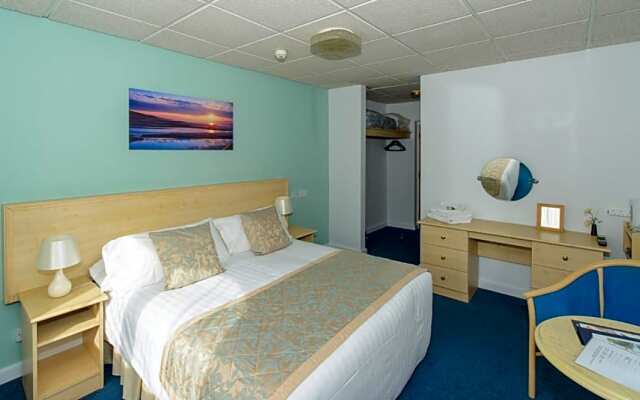 Sandown Park Lodge
