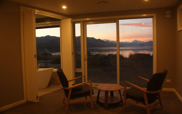 Lakestone Lodge