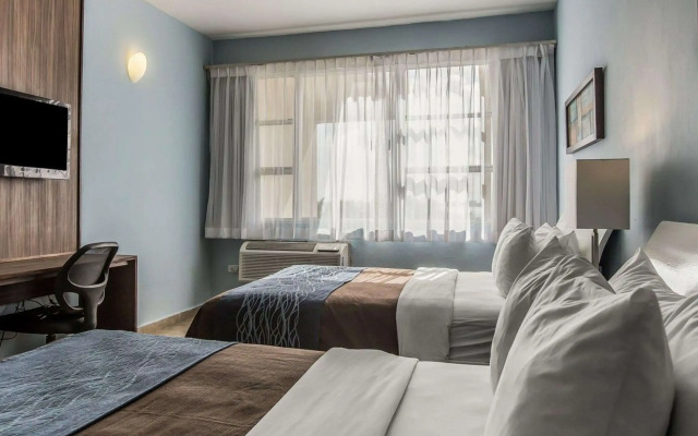 Comfort Inn & Suites Levittown