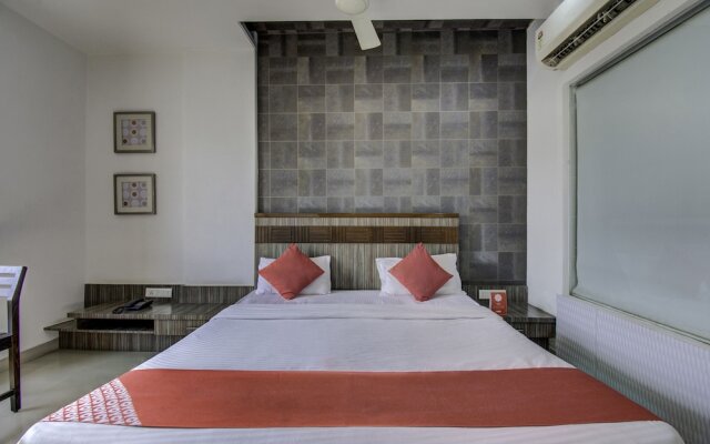 OYO 1000 Hotel Admiral Suites