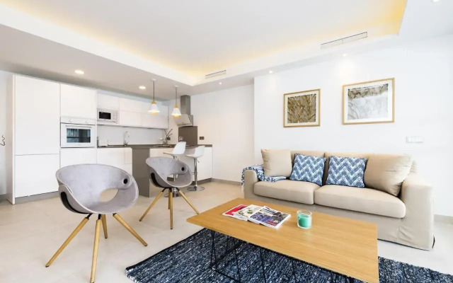 Playas Del Duque Apartment