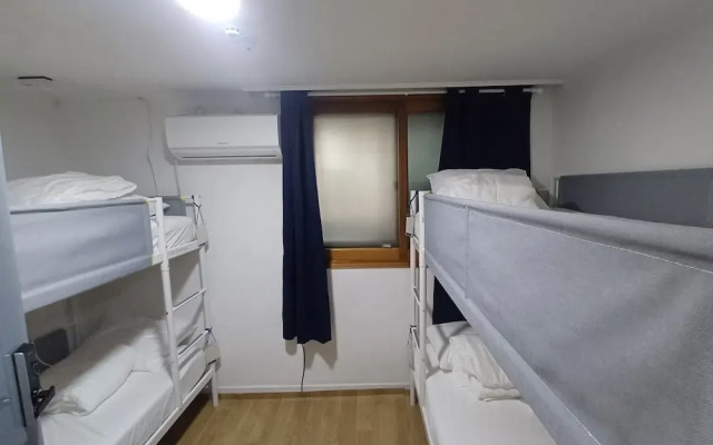 Ocean's Guesthouse - foreigners only