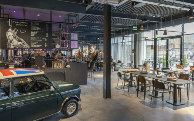 MOXY London Heathrow Airport