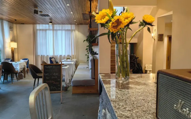 Guilin Village Creek Inn