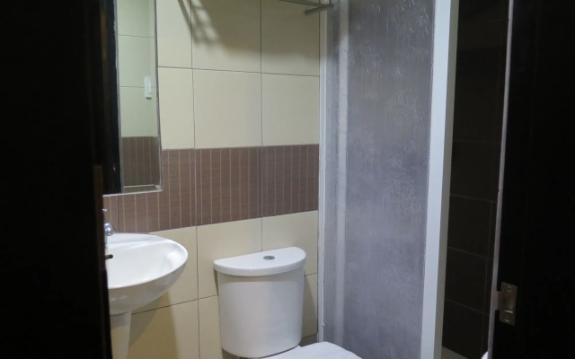 The Pinnacle Hotel and Suites