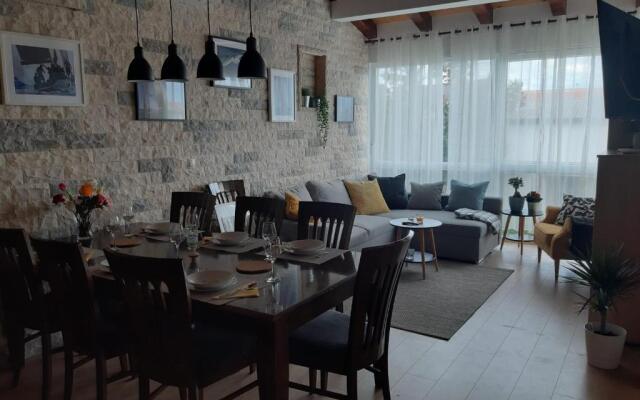 Apartments Larus, 4 stars, jacuzzi, 100 m2