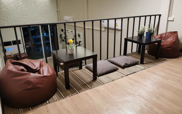 Napa Hostel Samrong Station