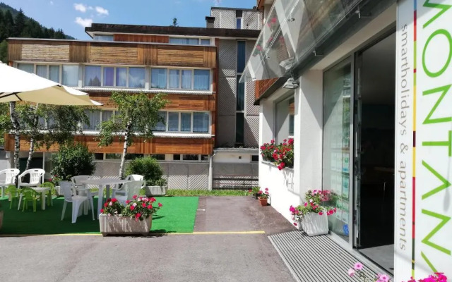 Residence Pradalago by Montana