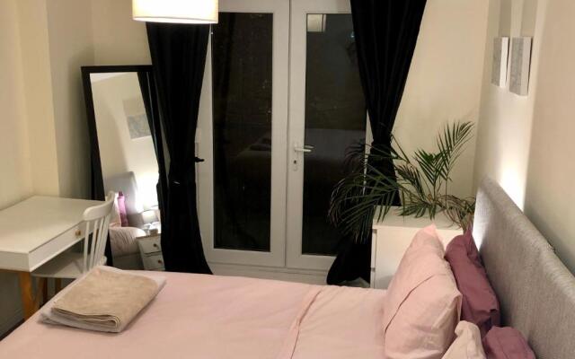 Entire 4 Bed Townhouse