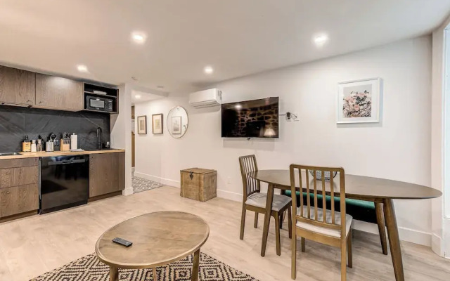 Elegant 1 Bedroom Suite