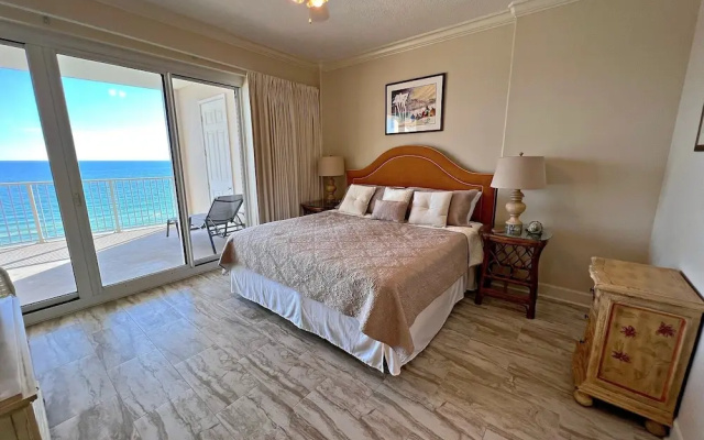 Regency Isle 703