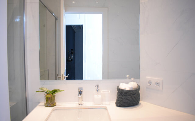 Palau in Barcelona with 2 bedrooms and 2 bathrooms