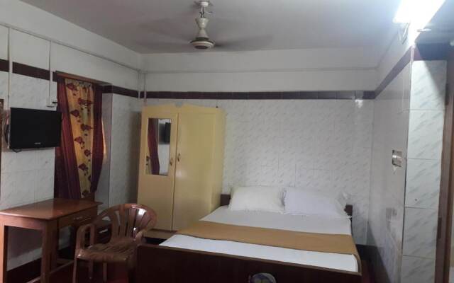 Parisha Residency - Temple Side Hotel